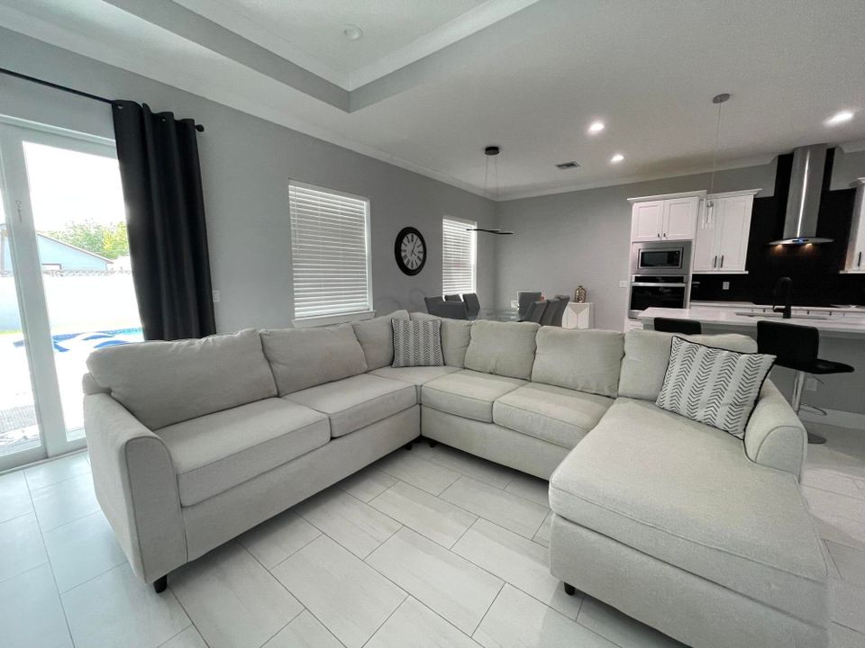 For Sale: $695,000 (4 beds, 2 baths, 2062 Square Feet)