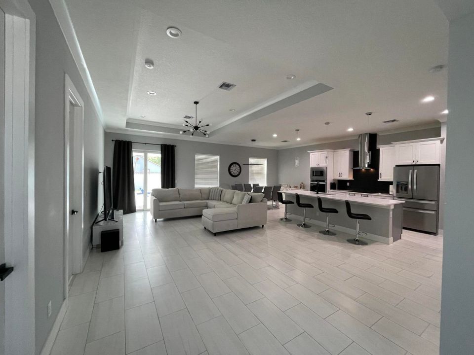 For Sale: $695,000 (4 beds, 2 baths, 2062 Square Feet)