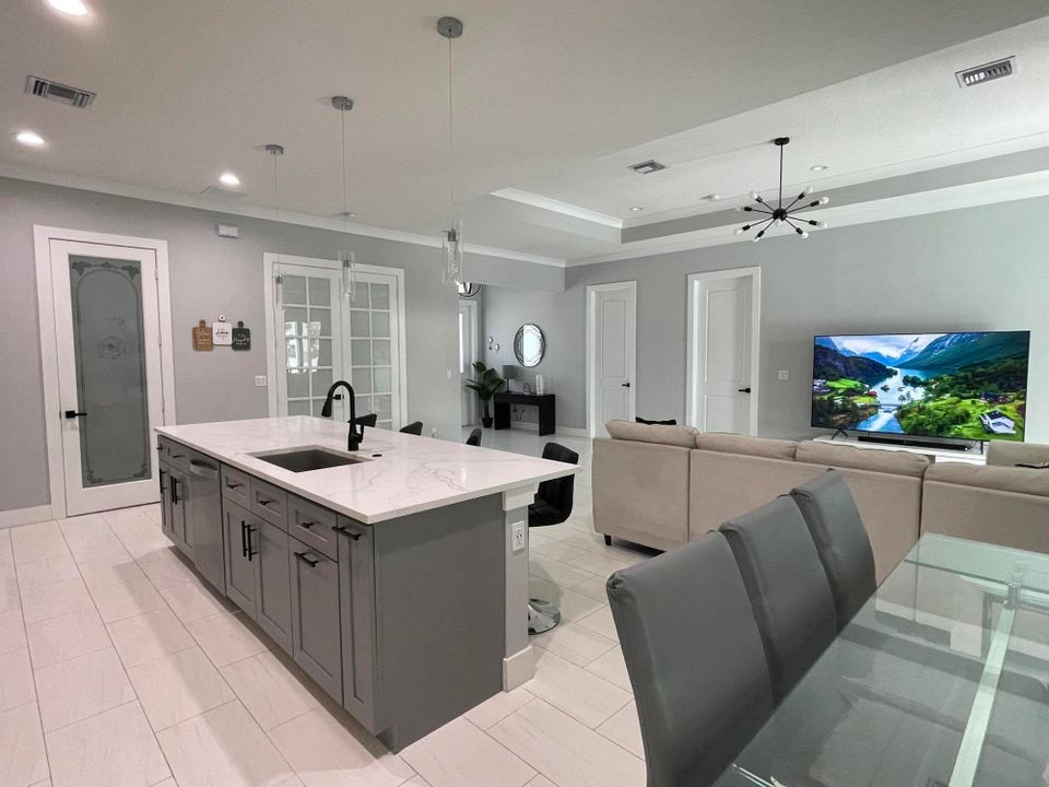 For Sale: $695,000 (4 beds, 2 baths, 2062 Square Feet)