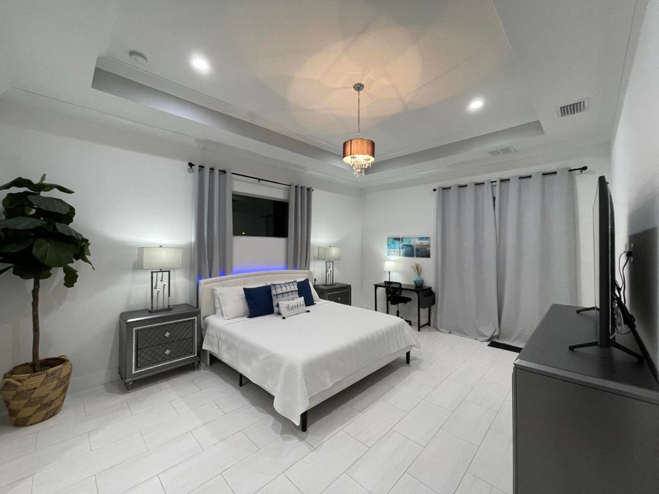 For Sale: $695,000 (4 beds, 2 baths, 2062 Square Feet)