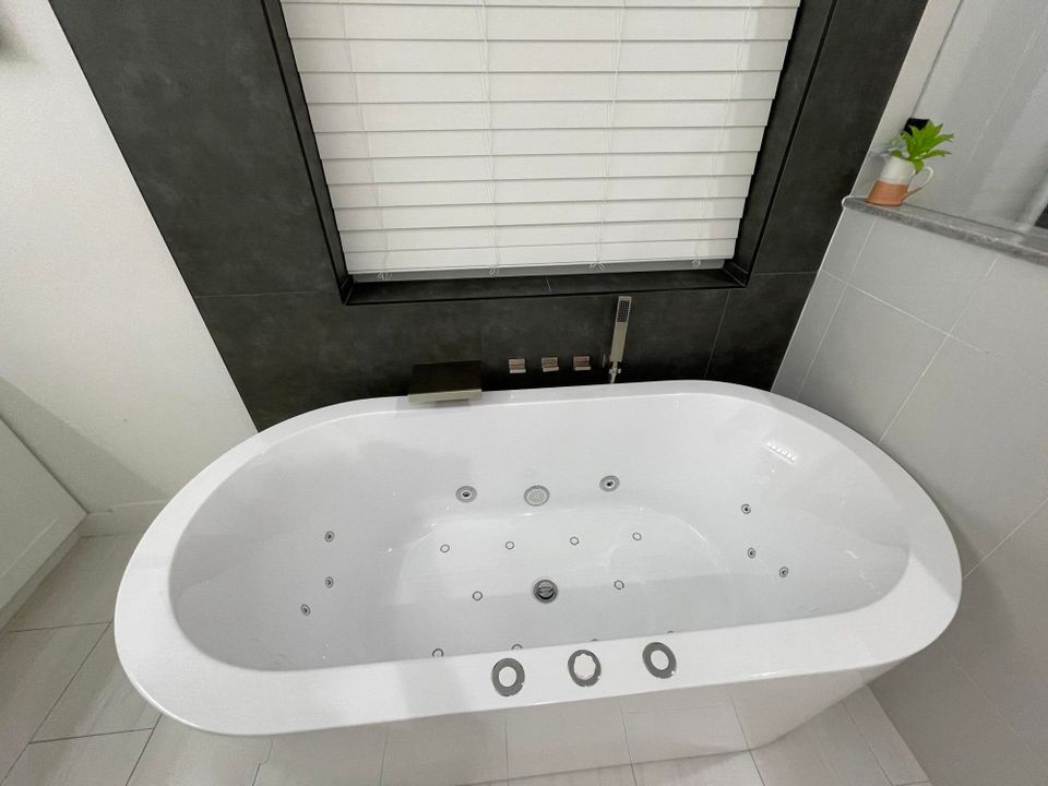 For Sale: $695,000 (4 beds, 2 baths, 2062 Square Feet)