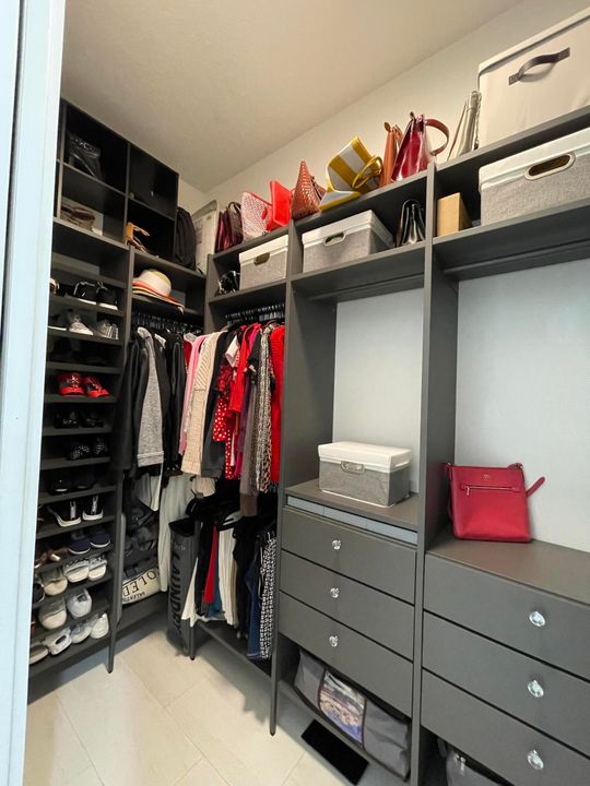 For Sale: $695,000 (4 beds, 2 baths, 2062 Square Feet)