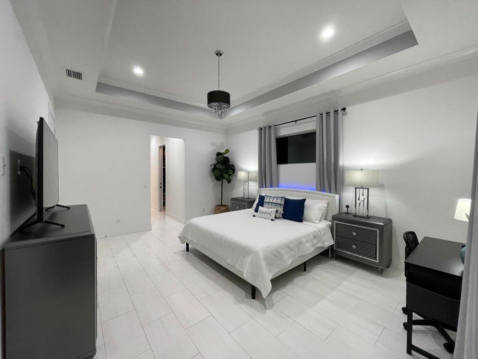 For Sale: $695,000 (4 beds, 2 baths, 2062 Square Feet)