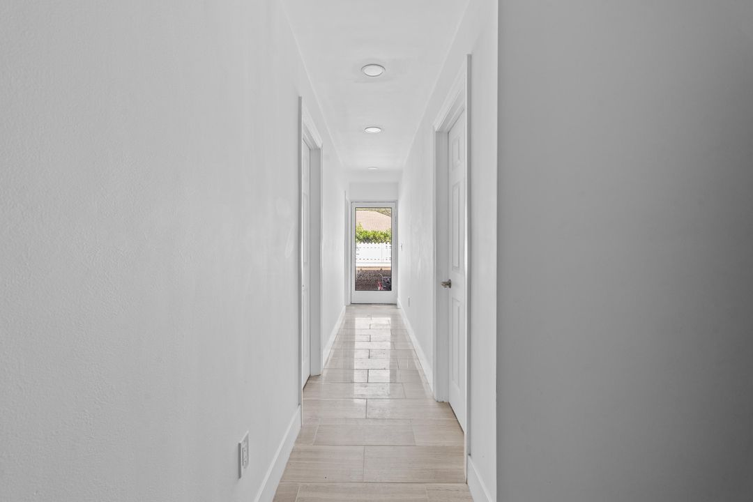 Activo con contrato: $3,200 (3 camas, 3 baños, 2100 Pies cuadrados)