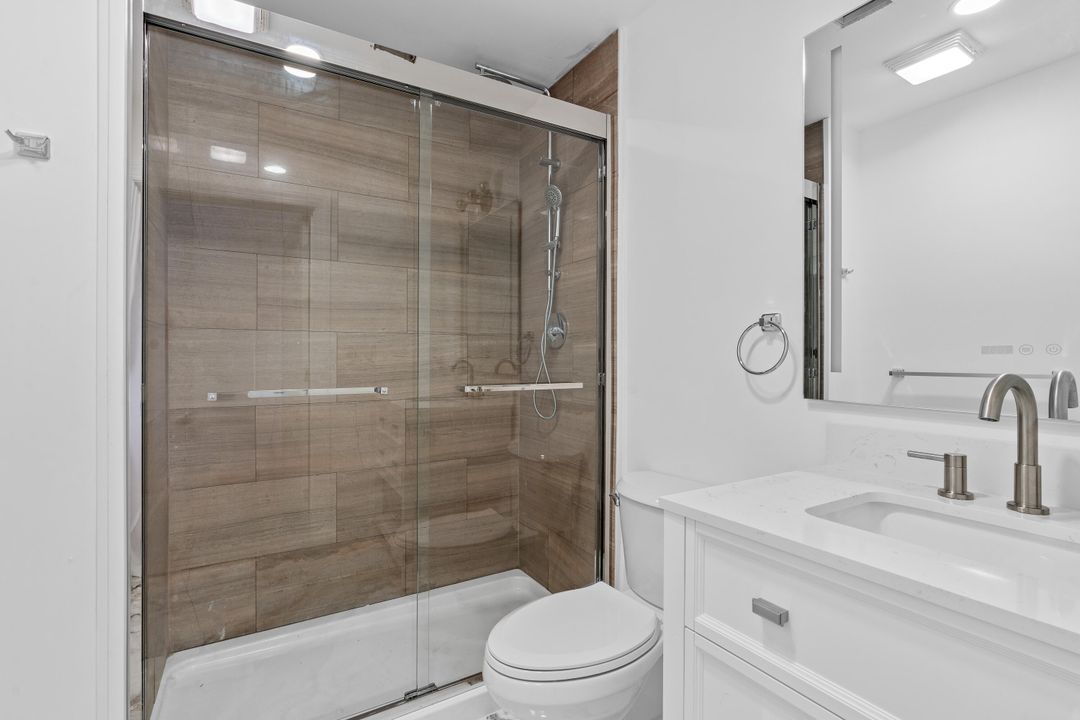 Activo con contrato: $3,200 (3 camas, 3 baños, 2100 Pies cuadrados)