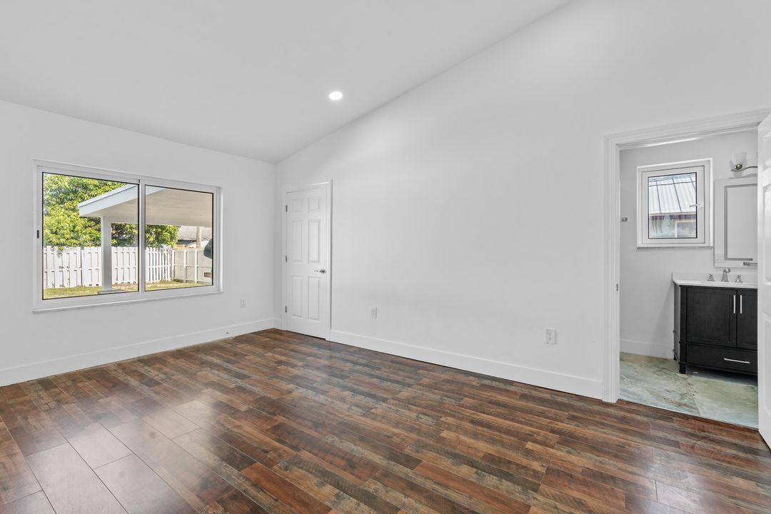 Activo con contrato: $3,200 (3 camas, 3 baños, 2100 Pies cuadrados)