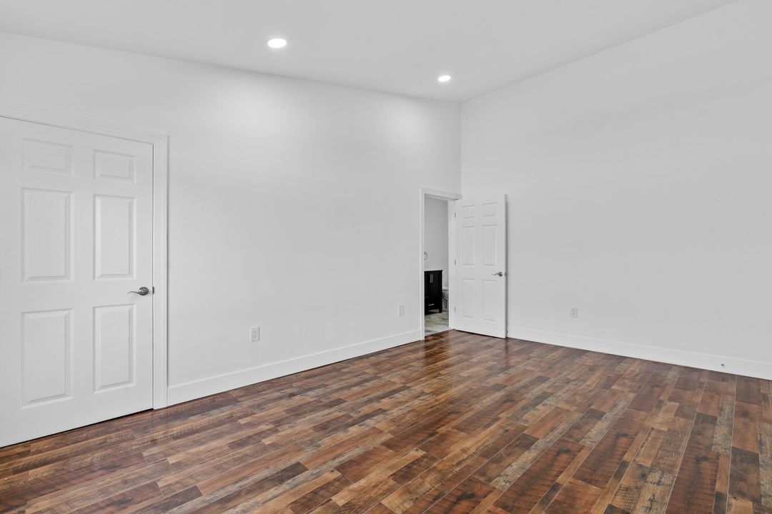 Activo con contrato: $3,200 (3 camas, 3 baños, 2100 Pies cuadrados)