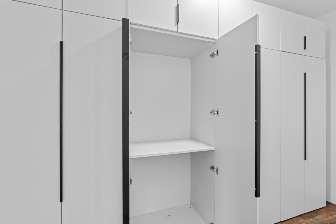 Activo con contrato: $3,200 (3 camas, 3 baños, 2100 Pies cuadrados)