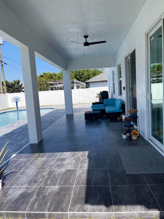 For Sale: $695,000 (4 beds, 2 baths, 2062 Square Feet)