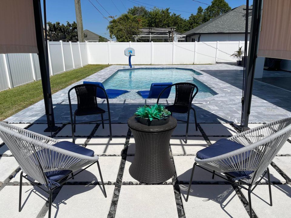 For Sale: $695,000 (4 beds, 2 baths, 2062 Square Feet)