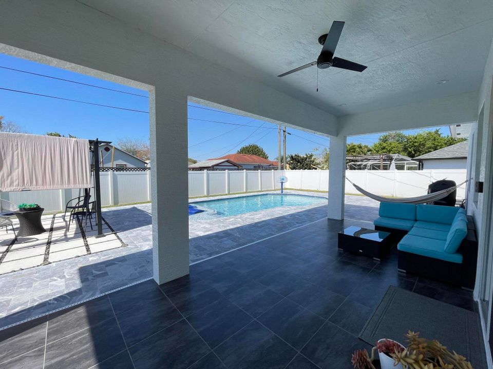 For Sale: $695,000 (4 beds, 2 baths, 2062 Square Feet)