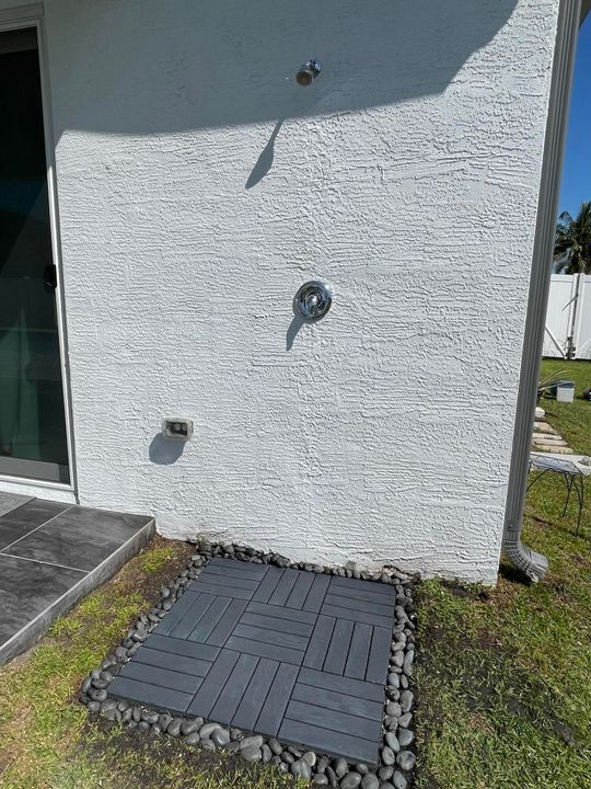 For Sale: $695,000 (4 beds, 2 baths, 2062 Square Feet)