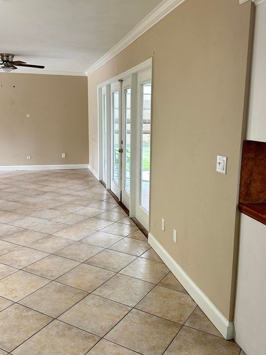 For Rent: $2,150 (3 beds, 2 baths, 1257 Square Feet)