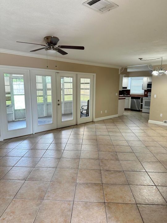 For Rent: $2,150 (3 beds, 2 baths, 1257 Square Feet)