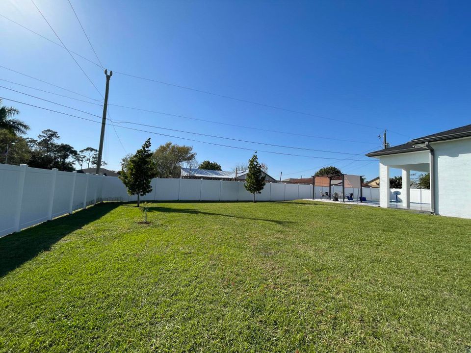 For Sale: $695,000 (4 beds, 2 baths, 2062 Square Feet)