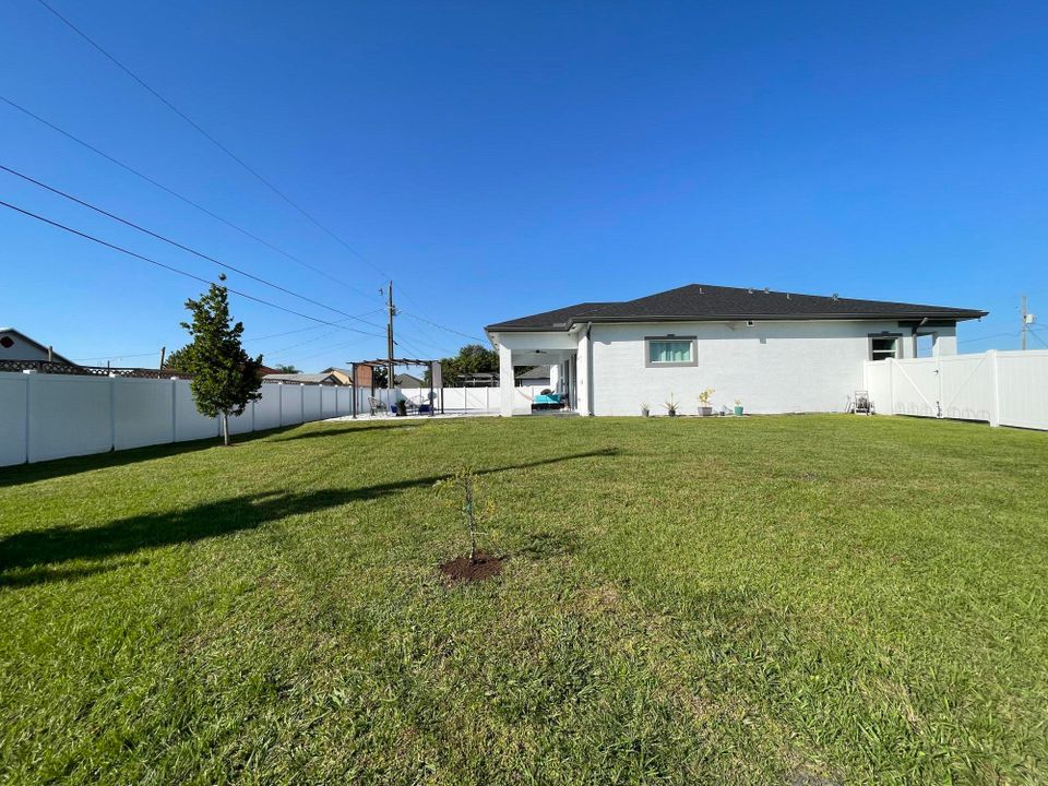 For Sale: $695,000 (4 beds, 2 baths, 2062 Square Feet)