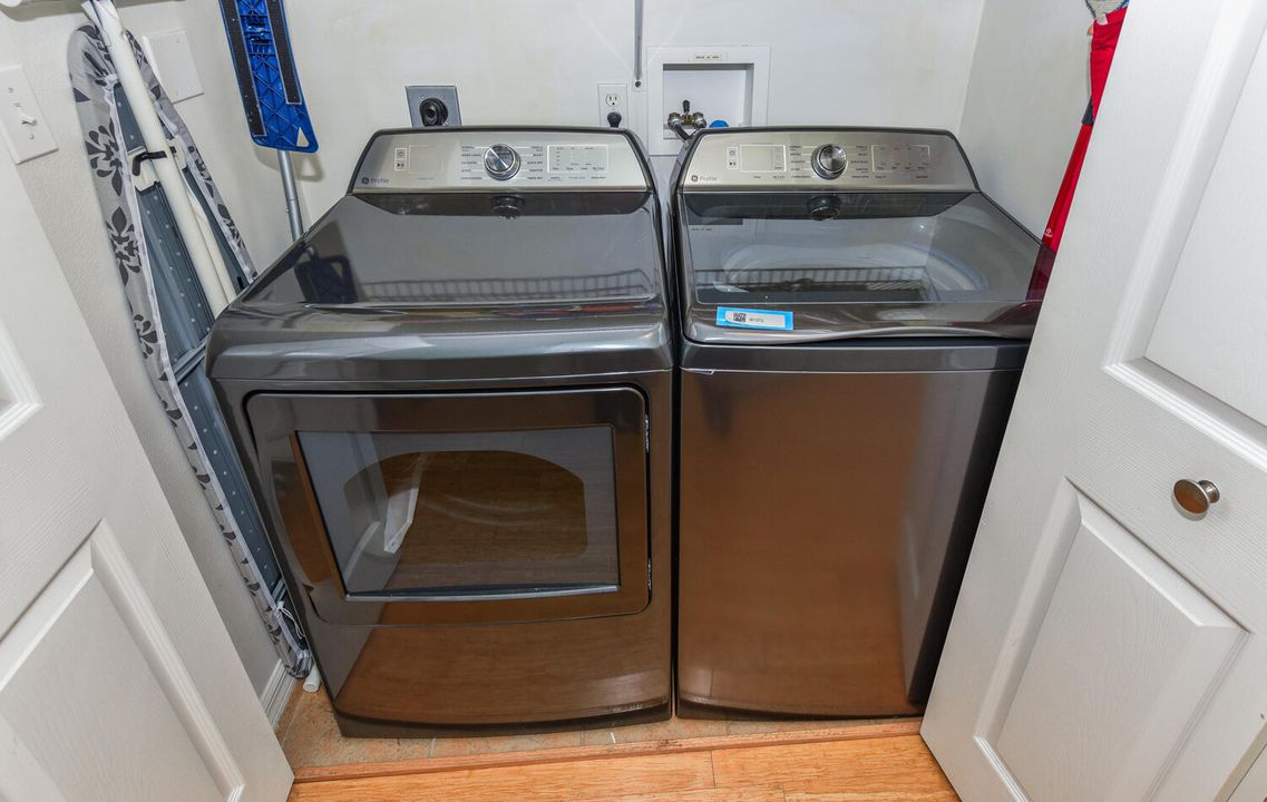 На продажу: $445,000 (3 спален, 2 ванн, 1342 Квадратных фут)