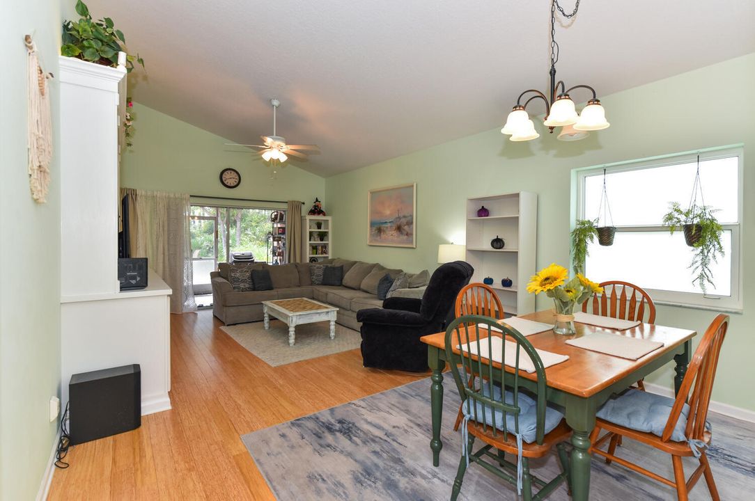 На продажу: $445,000 (3 спален, 2 ванн, 1342 Квадратных фут)