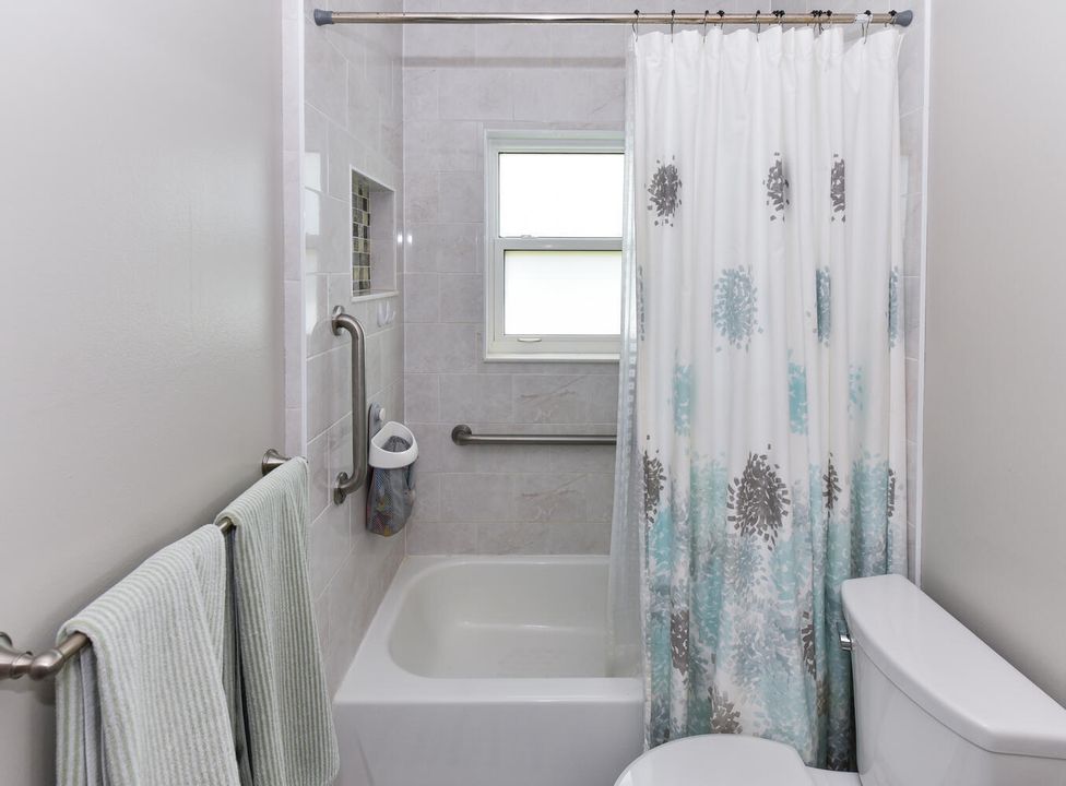 На продажу: $445,000 (3 спален, 2 ванн, 1342 Квадратных фут)