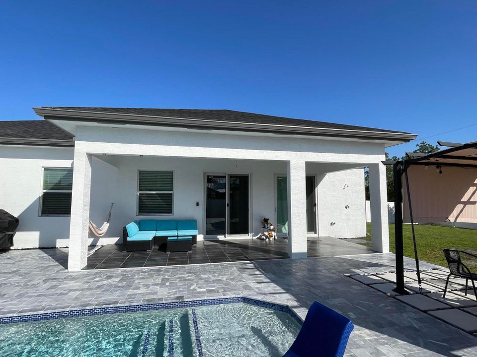 For Sale: $695,000 (4 beds, 2 baths, 2062 Square Feet)