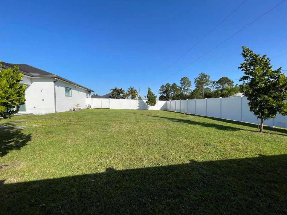 For Sale: $695,000 (4 beds, 2 baths, 2062 Square Feet)