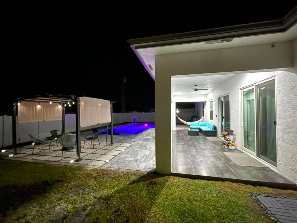 For Sale: $695,000 (4 beds, 2 baths, 2062 Square Feet)