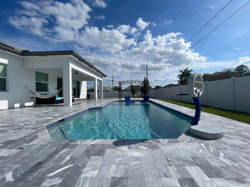 For Sale: $695,000 (4 beds, 2 baths, 2062 Square Feet)