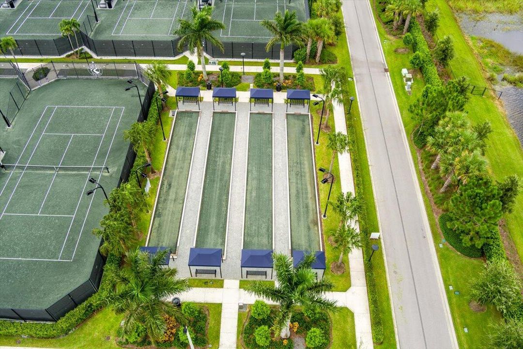 Под контрактом: $418,900 (2 спален, 2 ванн, 1599 Квадратных фут)