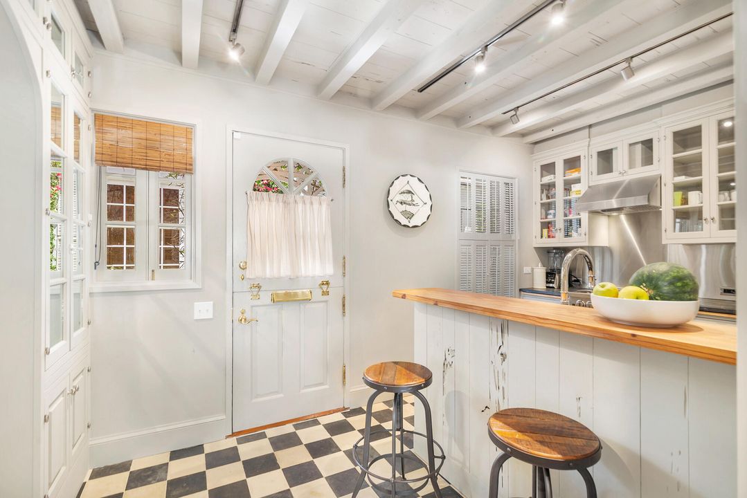 В аренду: $37,000 (2 спален, 2 ванн, 1942 Квадратных фут)