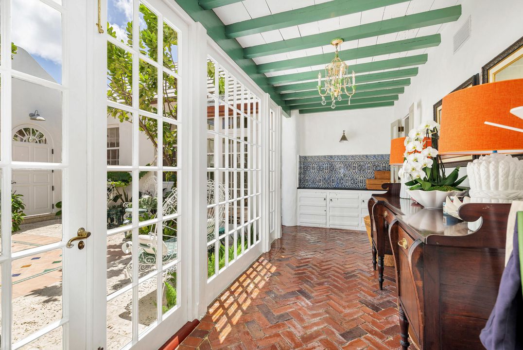 В аренду: $37,000 (2 спален, 2 ванн, 1942 Квадратных фут)