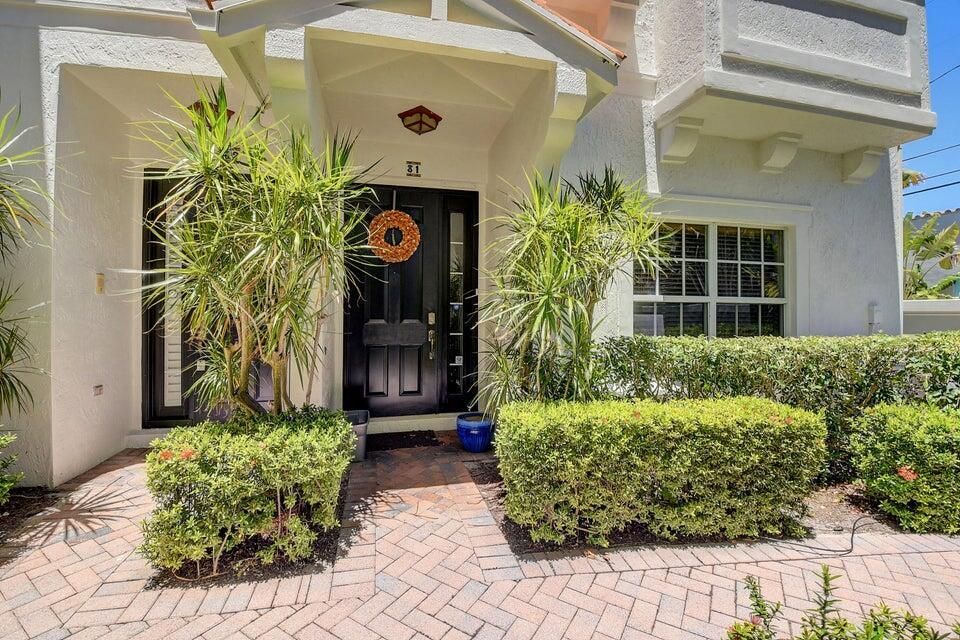 Active With Contract: $5,000 (3 beds, 2 baths, 1978 Square Feet)