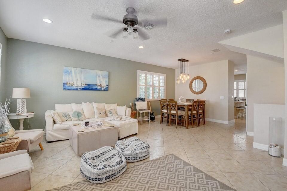 Active With Contract: $5,000 (3 beds, 2 baths, 1978 Square Feet)