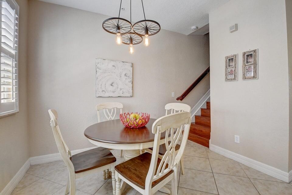 Active With Contract: $5,000 (3 beds, 2 baths, 1978 Square Feet)