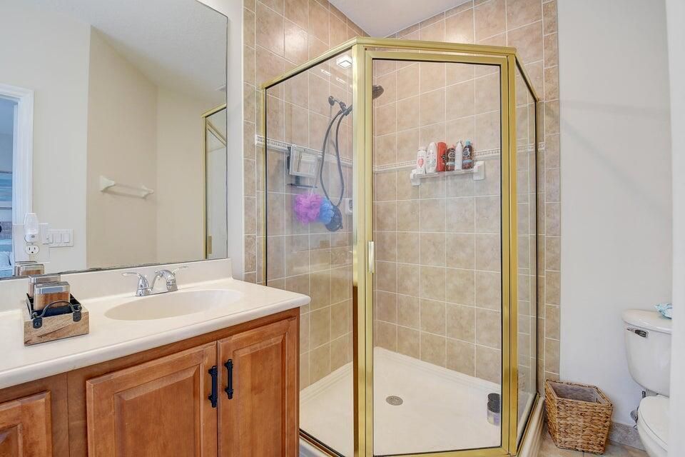 Active With Contract: $5,000 (3 beds, 2 baths, 1978 Square Feet)