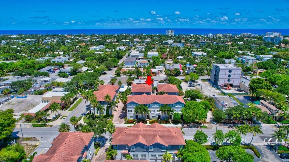 Active With Contract: $5,000 (3 beds, 2 baths, 1978 Square Feet)