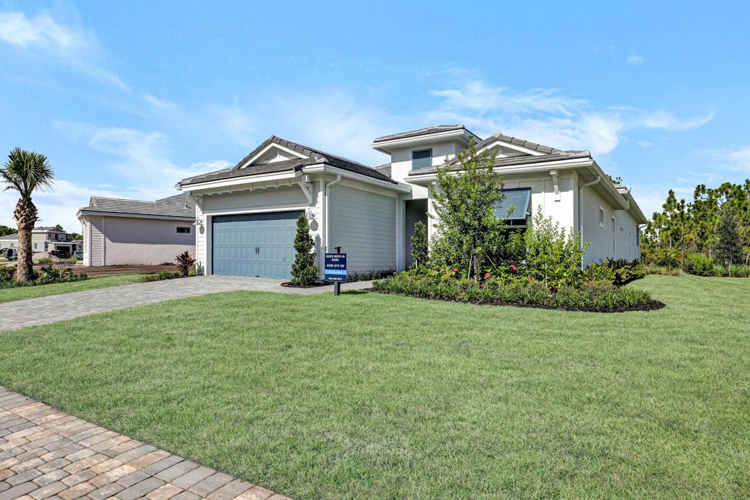 For Sale: $879,000 (3 beds, 3 baths, 2735 Square Feet)