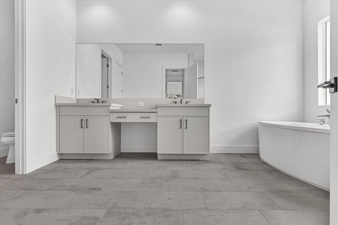 For Sale: $879,000 (3 beds, 3 baths, 2735 Square Feet)