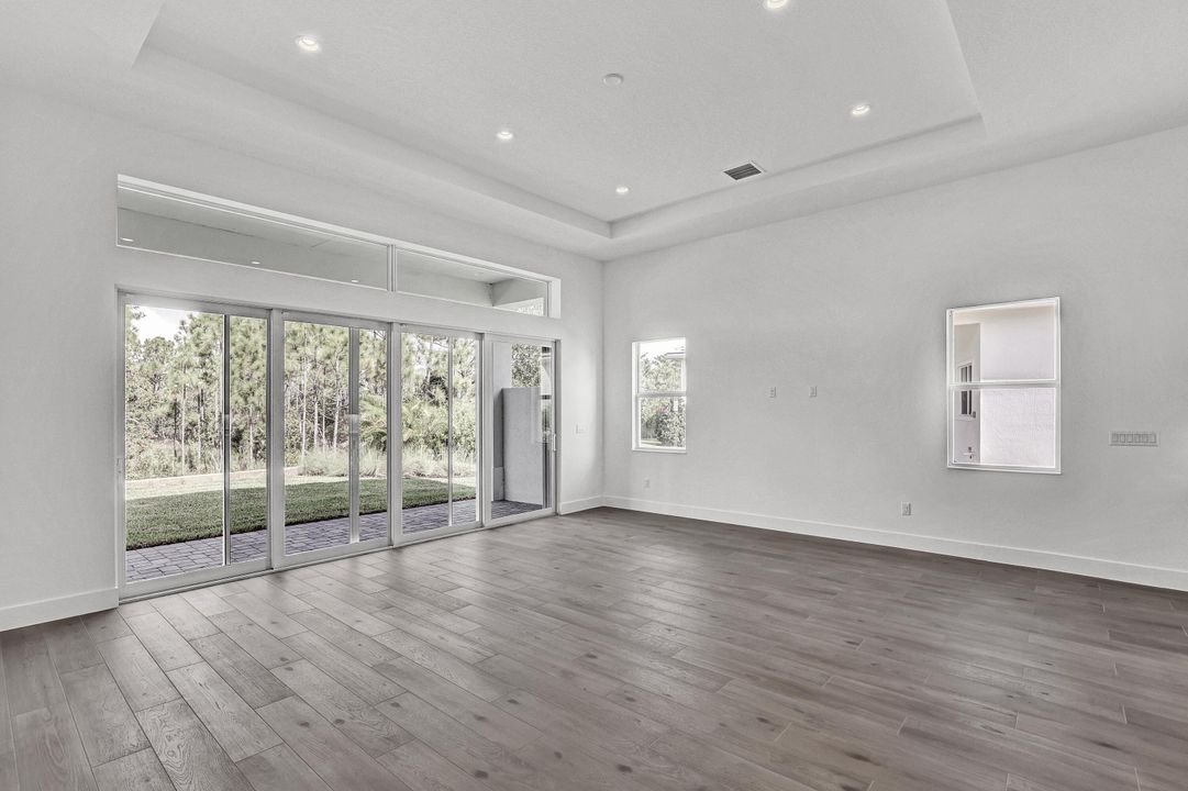 For Sale: $879,000 (3 beds, 3 baths, 2735 Square Feet)