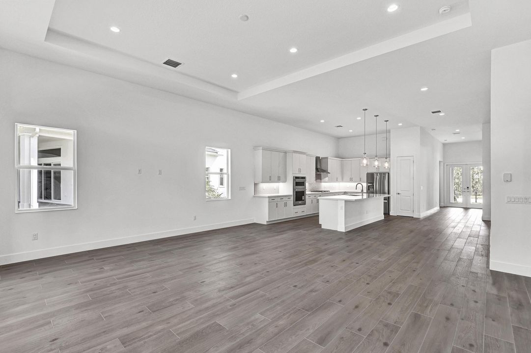 For Sale: $879,000 (3 beds, 3 baths, 2735 Square Feet)