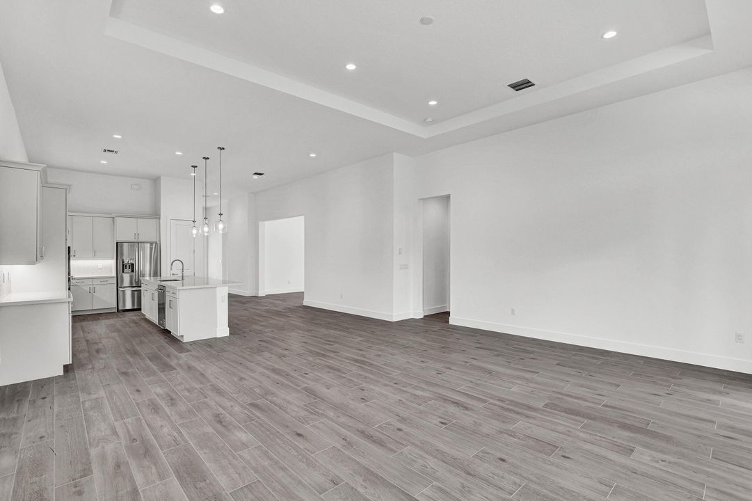 For Sale: $879,000 (3 beds, 3 baths, 2735 Square Feet)