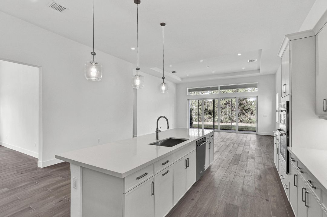 For Sale: $879,000 (3 beds, 3 baths, 2735 Square Feet)