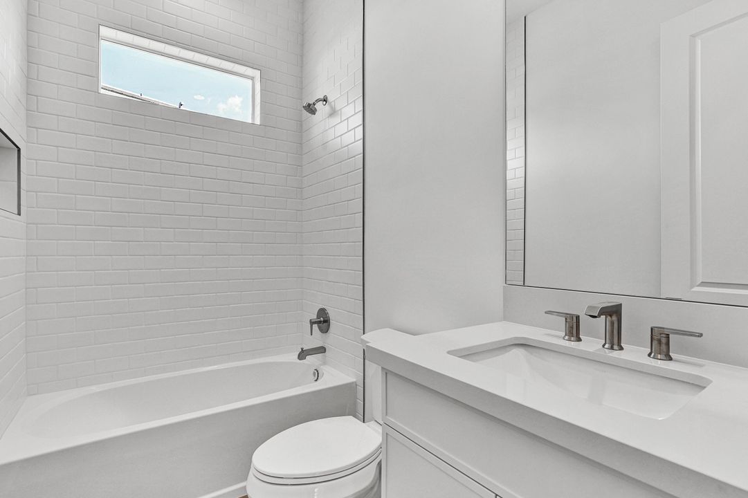 For Sale: $879,000 (3 beds, 3 baths, 2735 Square Feet)