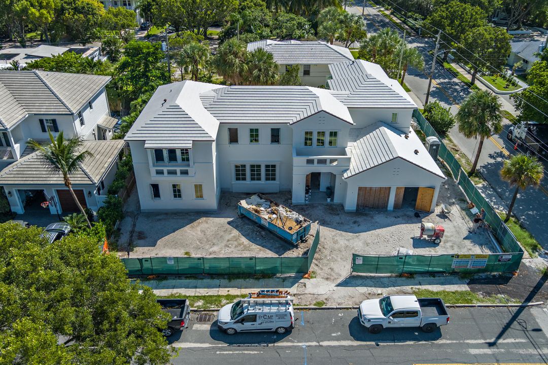 Active With Contract: $7,895,000 (5 beds, 5 baths, 5534 Square Feet)