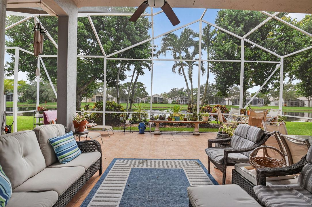 Недавно продано: $539,900 (3 спален, 2 ванн, 1934 Квадратных фут)