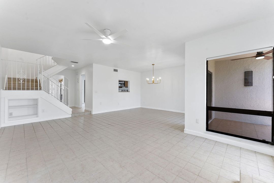 Под контрактом: $464,999 (3 спален, 2 ванн, 1576 Квадратных фут)