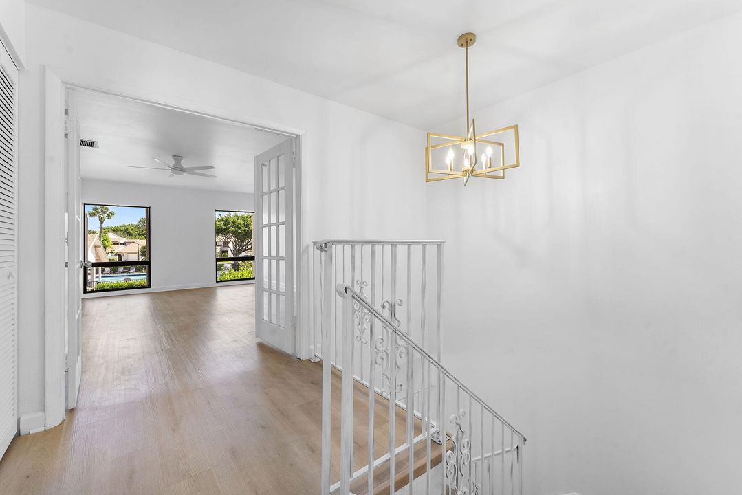 Под контрактом: $464,999 (3 спален, 2 ванн, 1576 Квадратных фут)