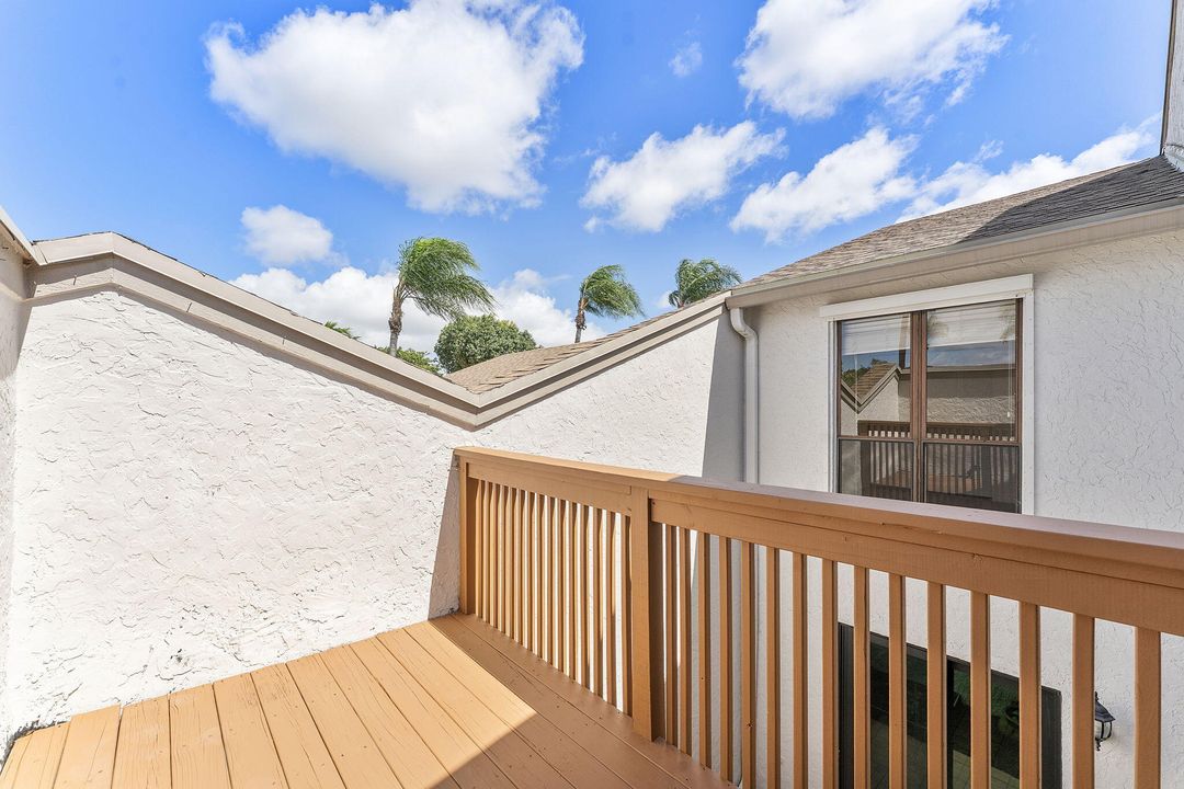 Под контрактом: $464,999 (3 спален, 2 ванн, 1576 Квадратных фут)