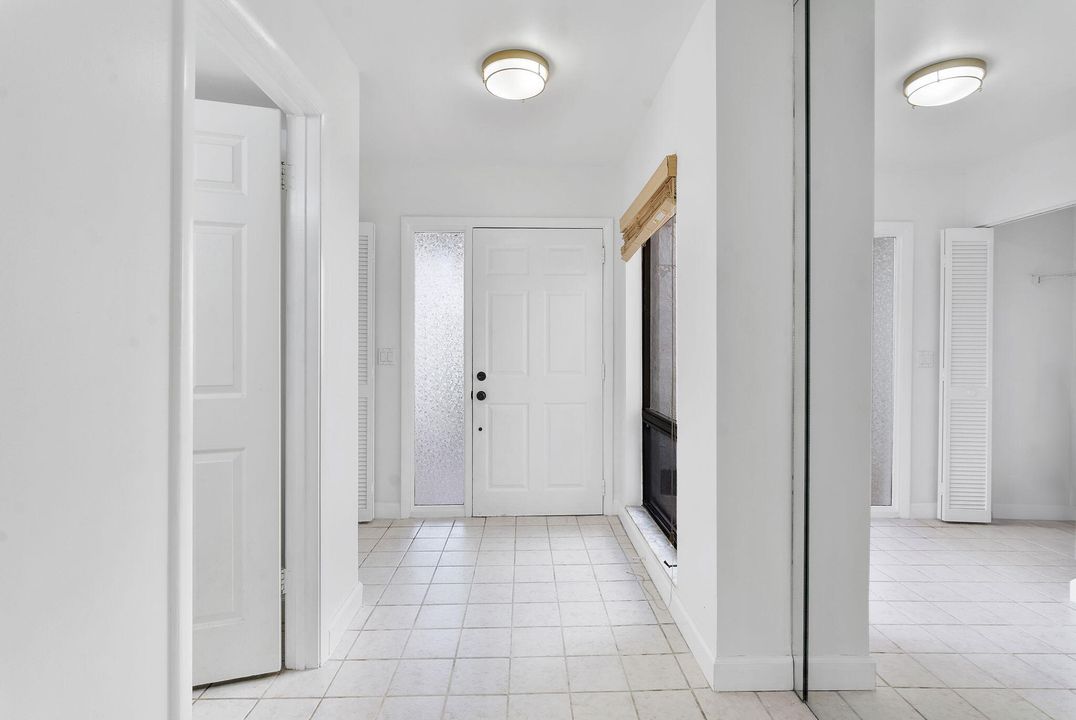 Под контрактом: $464,999 (3 спален, 2 ванн, 1576 Квадратных фут)