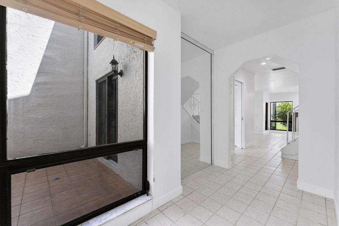 Под контрактом: $464,999 (3 спален, 2 ванн, 1576 Квадратных фут)