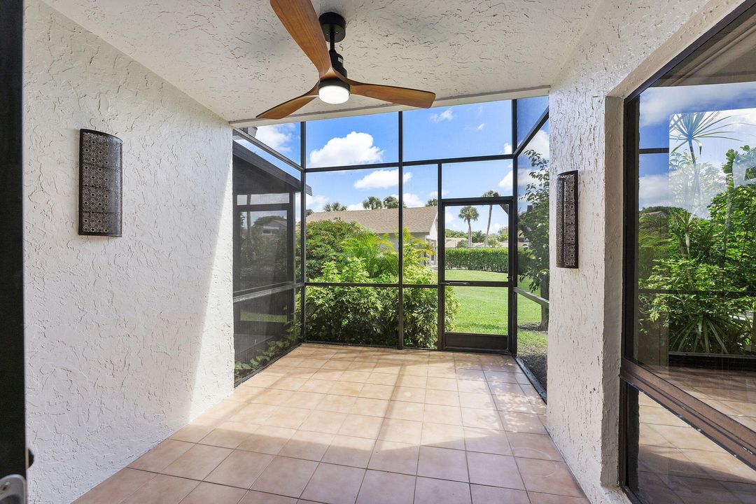 Под контрактом: $464,999 (3 спален, 2 ванн, 1576 Квадратных фут)